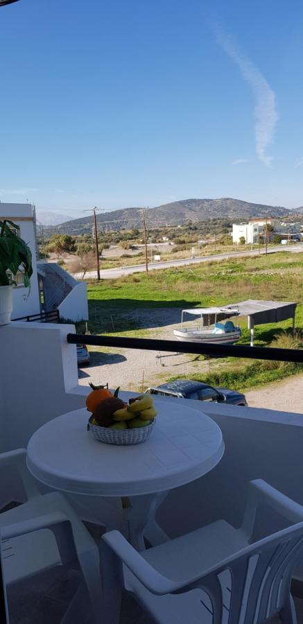 Porto Haraki Studios Luaran gambar