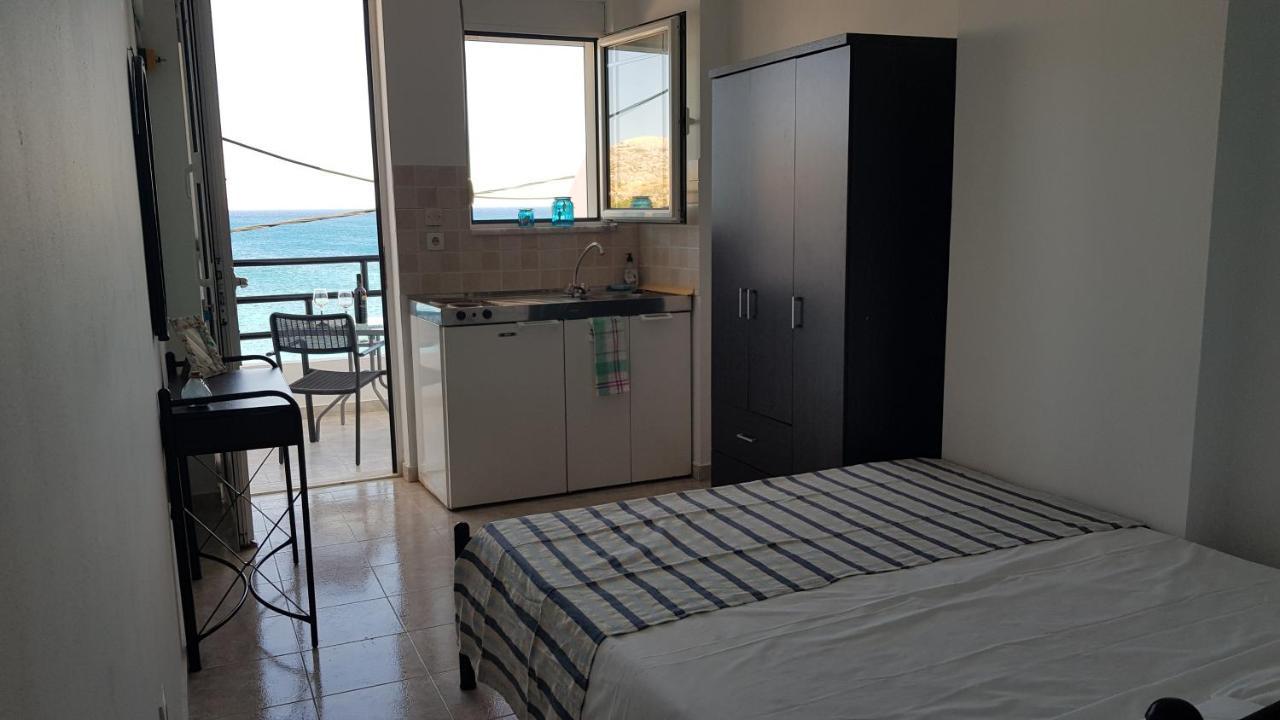 Porto Haraki Studios Luaran gambar